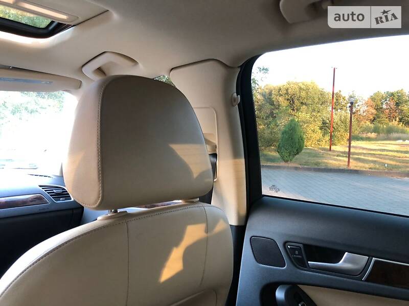 Седан Audi A4 2013 в Стрию