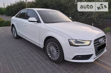 Седан Audi A4 2012 в Мелитополе