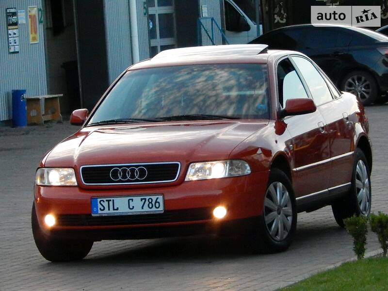 Седан Audi A4 2000 в Сарнах
