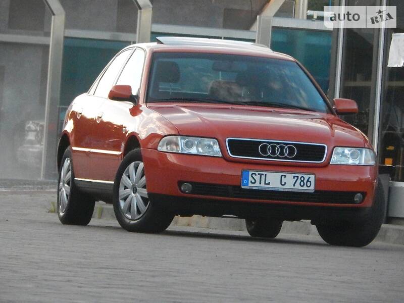 Седан Audi A4 2000 в Сарнах