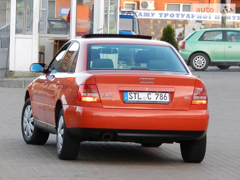 Седан Audi A4 2000 в Сарнах