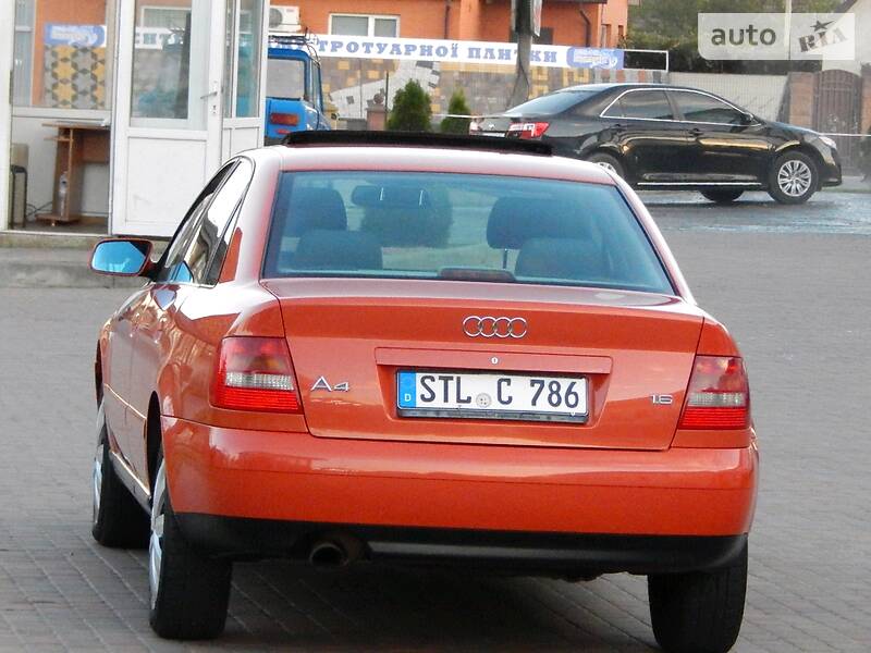 Седан Audi A4 2000 в Сарнах