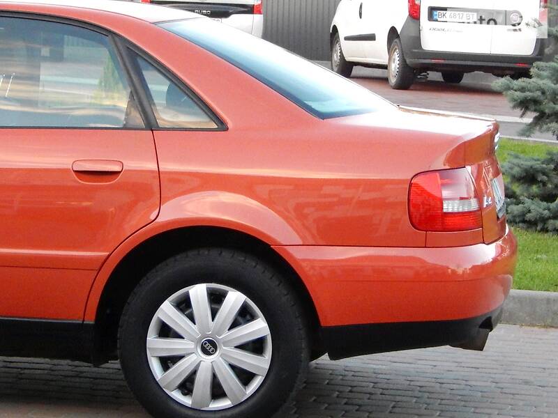 Седан Audi A4 2000 в Сарнах