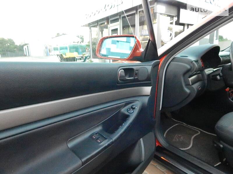 Седан Audi A4 2000 в Сарнах