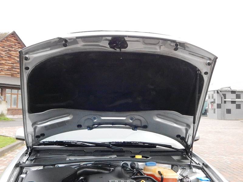 Седан Audi A4 2000 в Сарнах