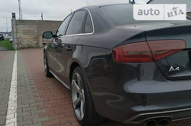 Седан Audi A4 2014 в Луцке