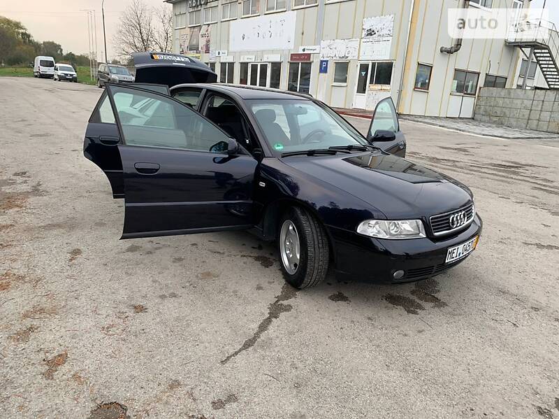 Седан Audi A4 2000 в Бучачі