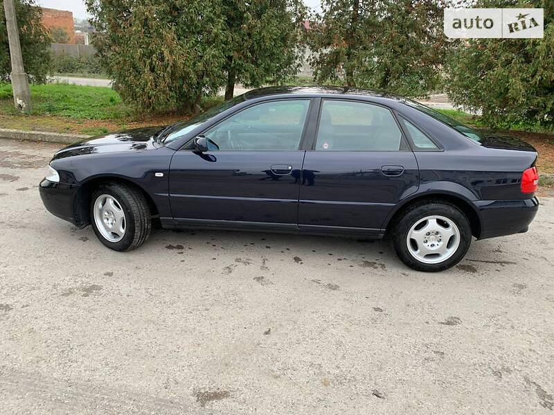 Седан Audi A4 2000 в Бучачі
