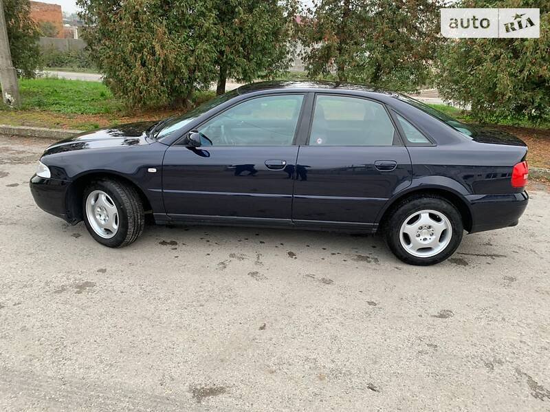 Седан Audi A4 2000 в Бучачі