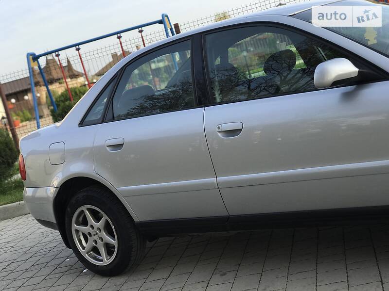 Седан Audi A4 1999 в Стрые