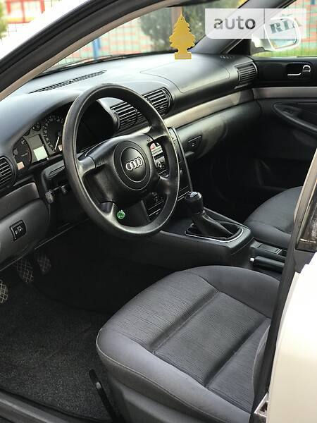 Седан Audi A4 1999 в Стрые