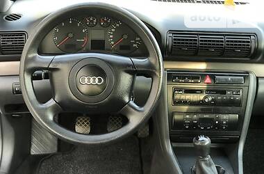 Седан Audi A4 1999 в 