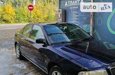 Седан Audi A4 1996 в Зборові