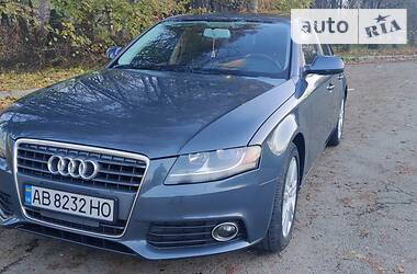 Седан Audi A4 2010 в Виннице