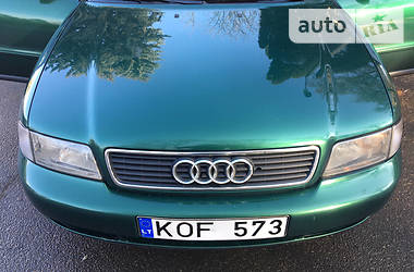 Седан Audi A4 1998 в Львове