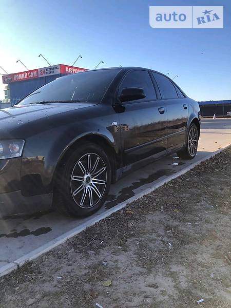 Седан Audi A4 2004 в Новой Каховке