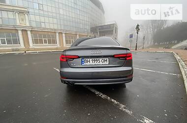 Седан Audi A4 2018 в Одессе