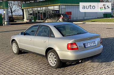 Седан Audi A4 2000 в Владимир-Волынском
