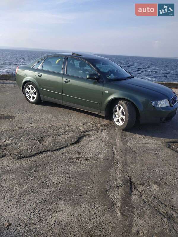 Седан Audi A4 2002 в Каменском