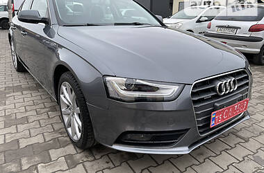 Седан Audi A4 2013 в Луцке