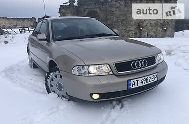 Седан Audi A4 1999 в Надворной