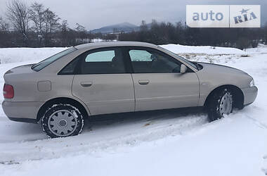 Седан Audi A4 1999 в Надворной