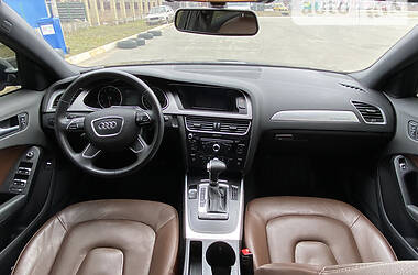 Седан Audi A4 2012 в Буче