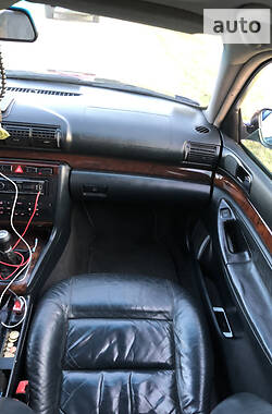 Седан Audi A4 1999 в 