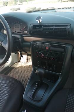 Седан Audi A4 1998 в 