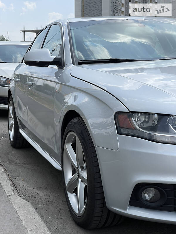 Седан Audi A4 2011 в Киеве