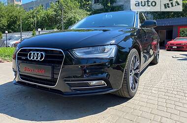 Седан Audi A4 2012 в 