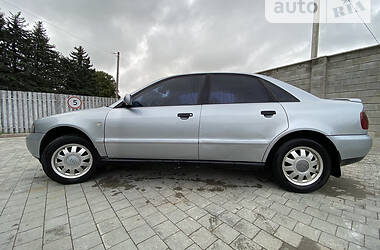 Седан Audi A4 1996 в Львове