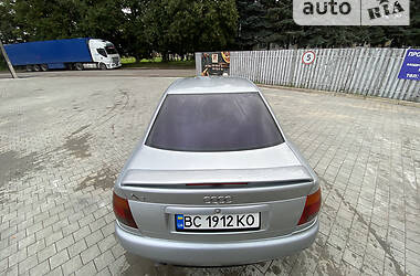 Седан Audi A4 1996 в Львове