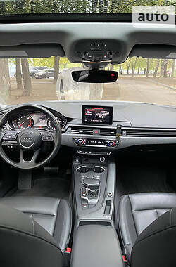 Седан Audi A4 2018 в Харкові