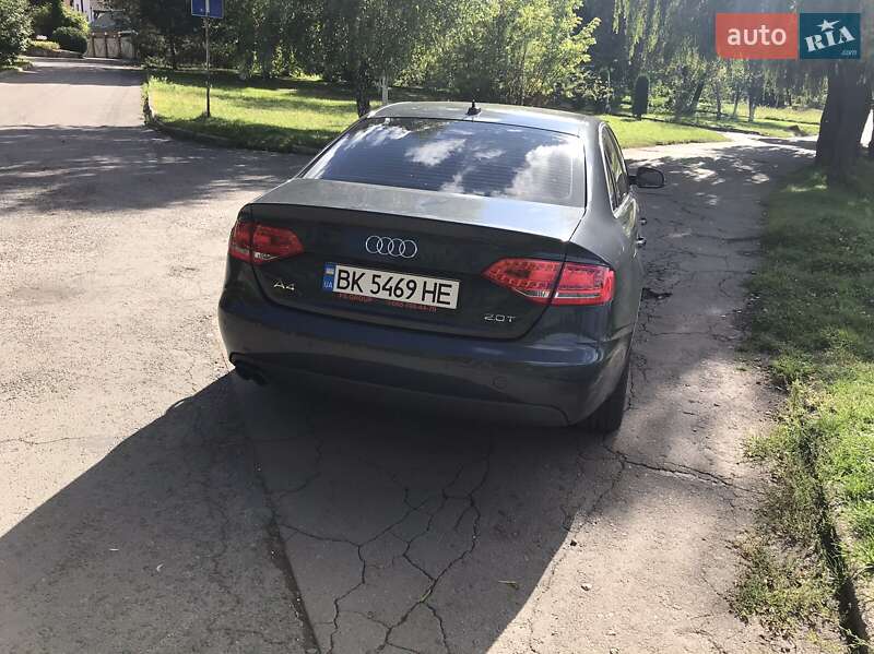 Седан Audi A4 2009 в Ровно