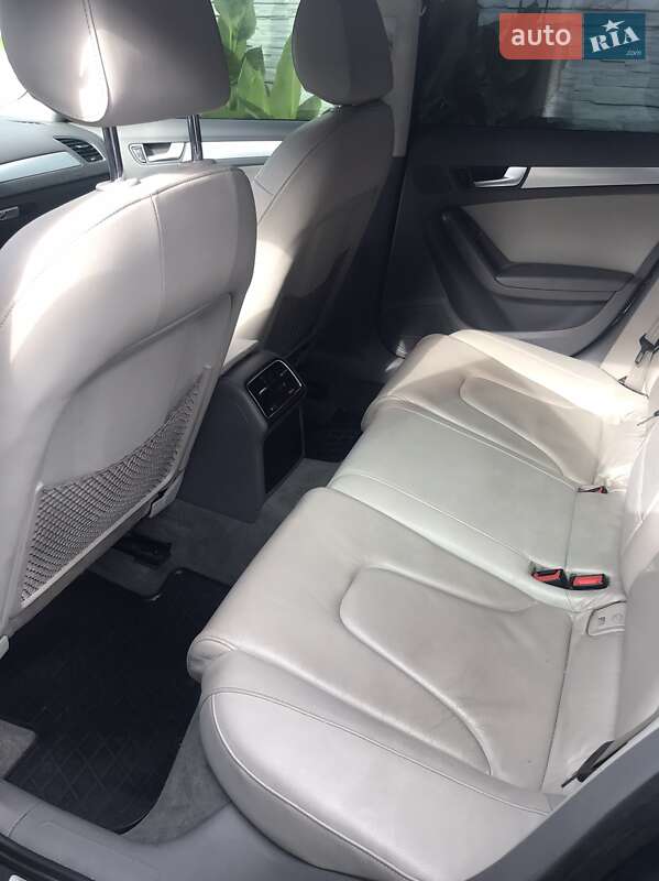 Седан Audi A4 2009 в Ровно