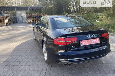 Седан Audi A4 2014 в Львове