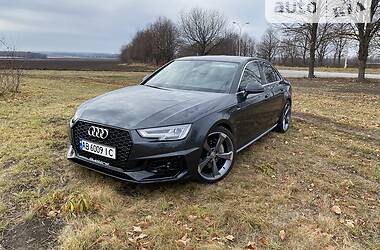 Седан Audi A4 2017 в 