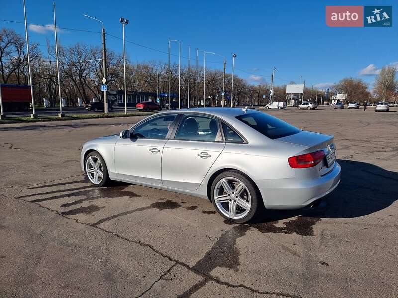 Седан Audi A4 2013 в Николаеве