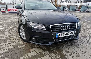 Седан Audi A4 2012 в Снятине