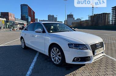 Седан Audi A4 2011 в Львове