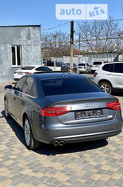 Седан Audi A4 2015 в Одесі