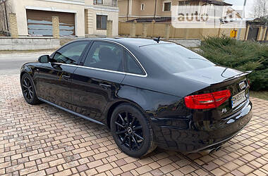 Седан Audi A4 2015 в 