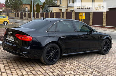 Седан Audi A4 2015 в 