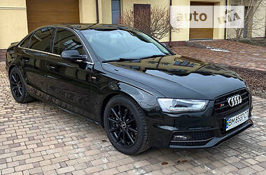 Седан Audi A4 2015 в 