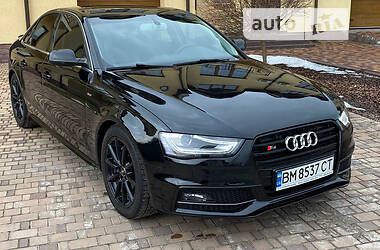 Седан Audi A4 2015 в 