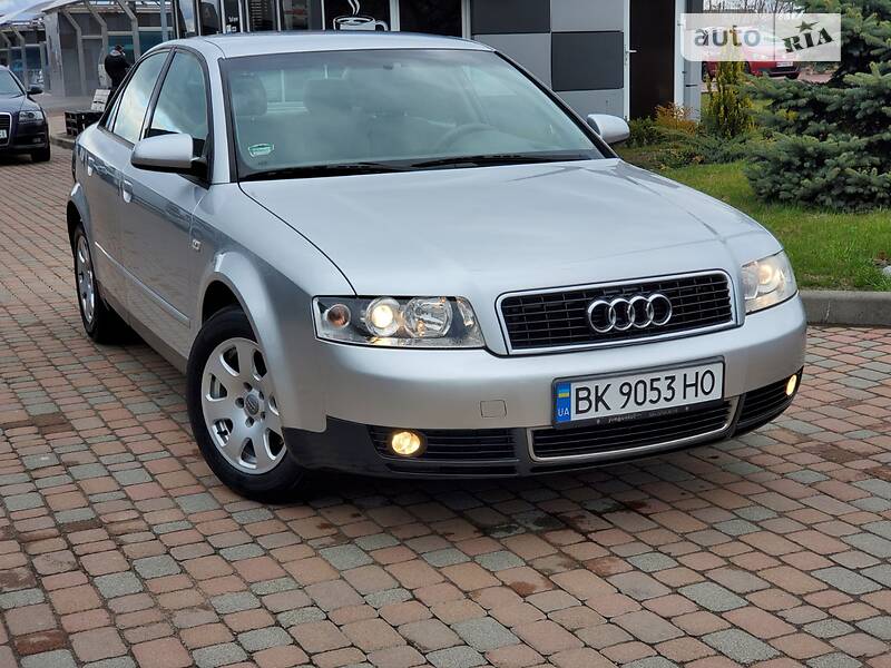 Седан Audi A4 2003 в Сарнах