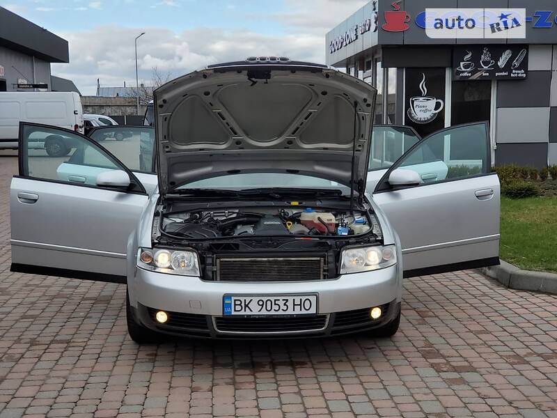 Седан Audi A4 2003 в Сарнах