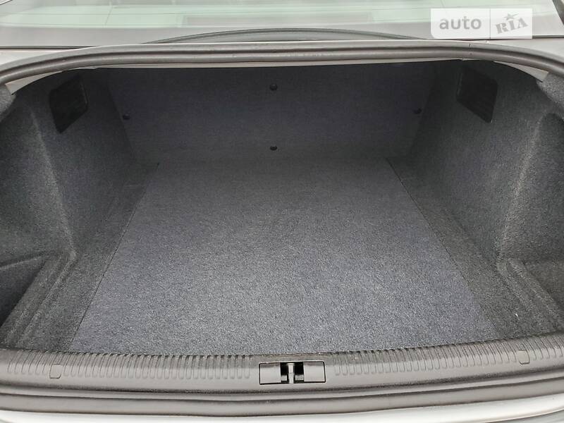 Седан Audi A4 2003 в Сарнах