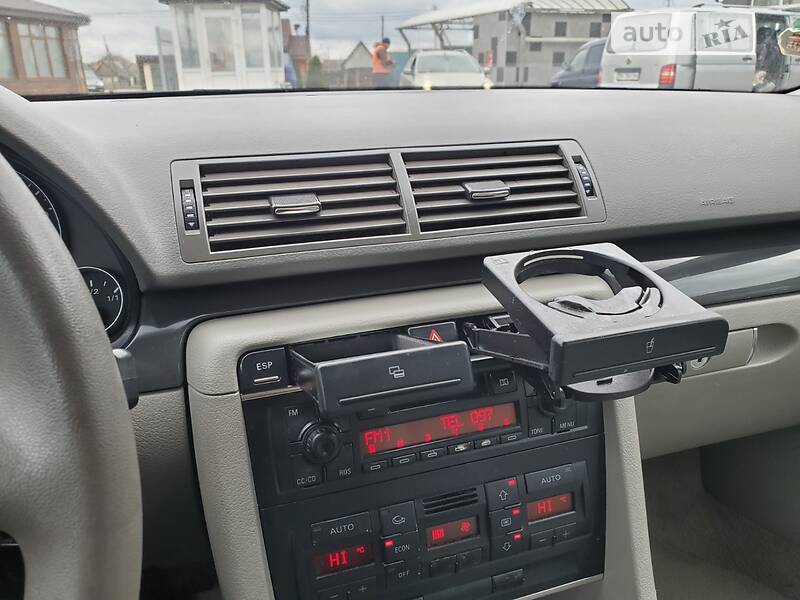 Седан Audi A4 2003 в Сарнах
